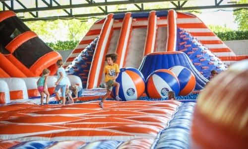 Bounce Circus - Die grösste Hüpfburg der Schweiz