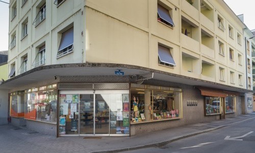 Librairie, A l'Ombre des Jeunes Filles en Fleurs