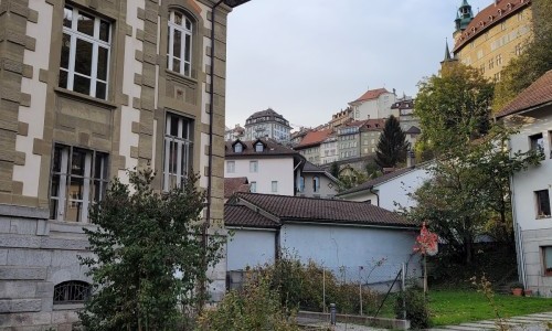 Cour de l'école publique de la Neuveville